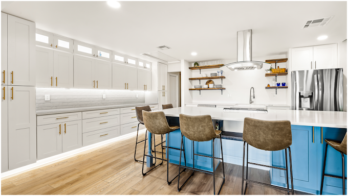 Pelican Floors Kitchen & Bath Gallery Image